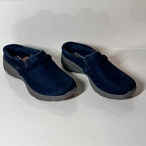 Skechers Easy Going Darling Thing Water Repellent Suede Clogs